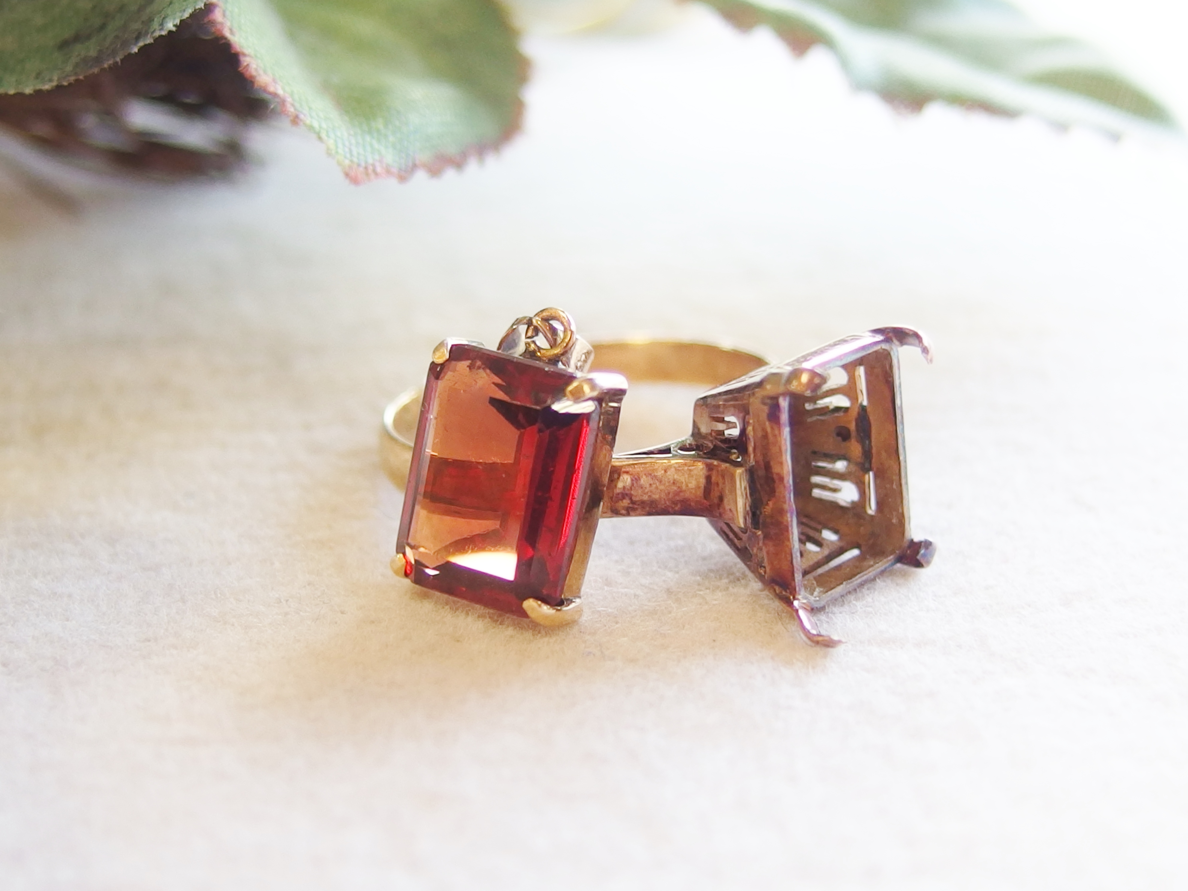 ガーネットの指輪