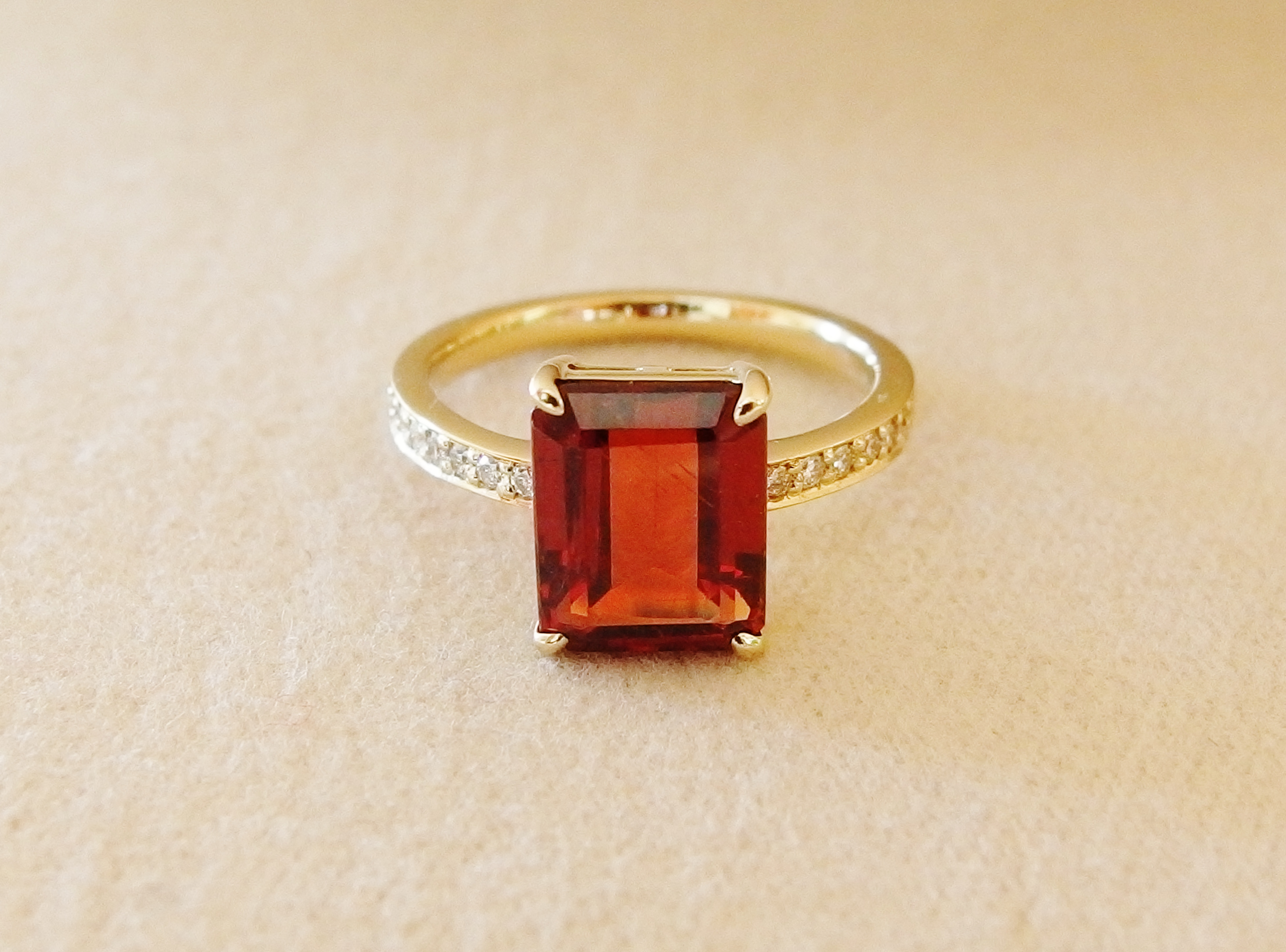 ガーネットの指輪