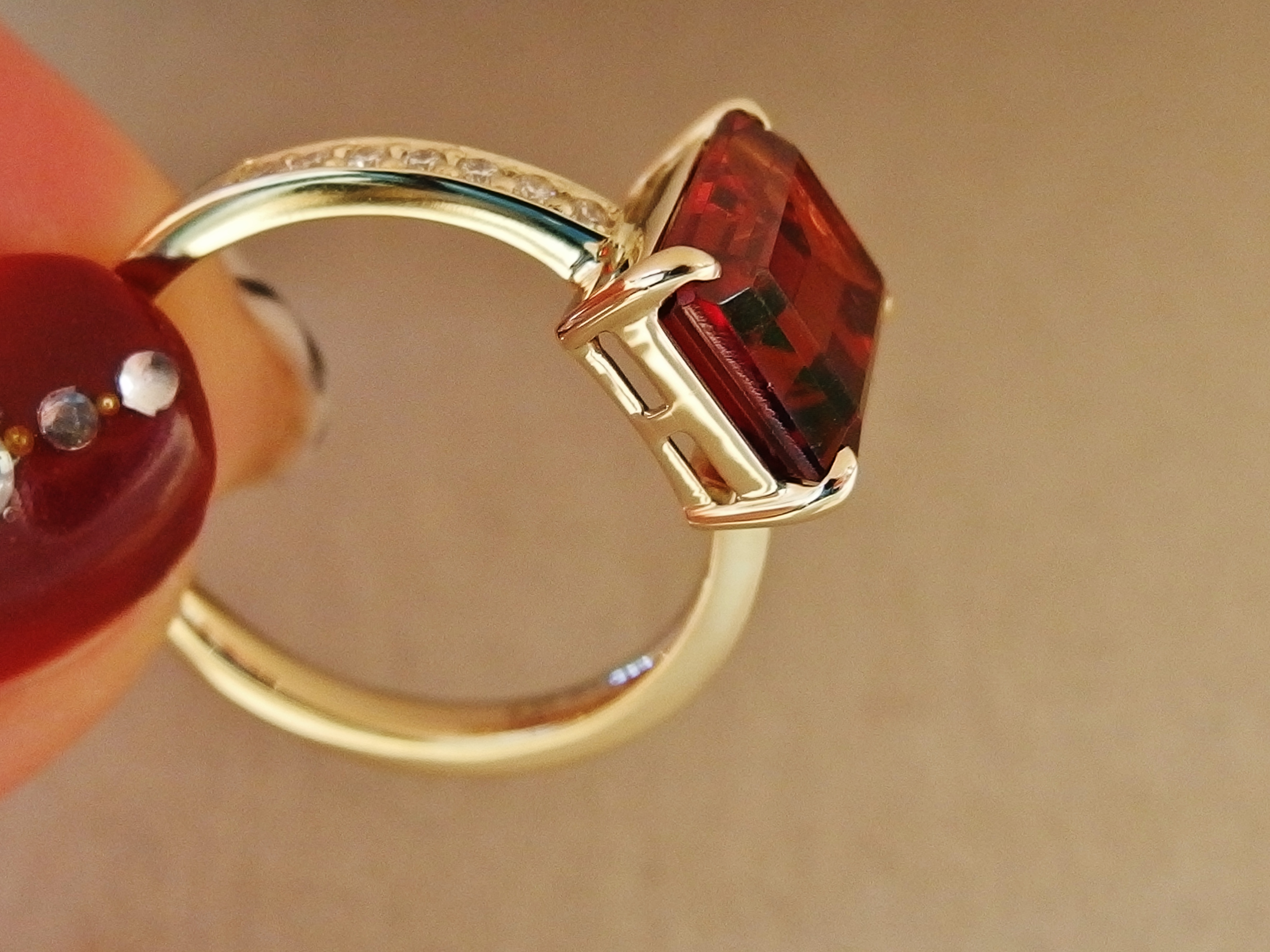 ガーネットの指輪