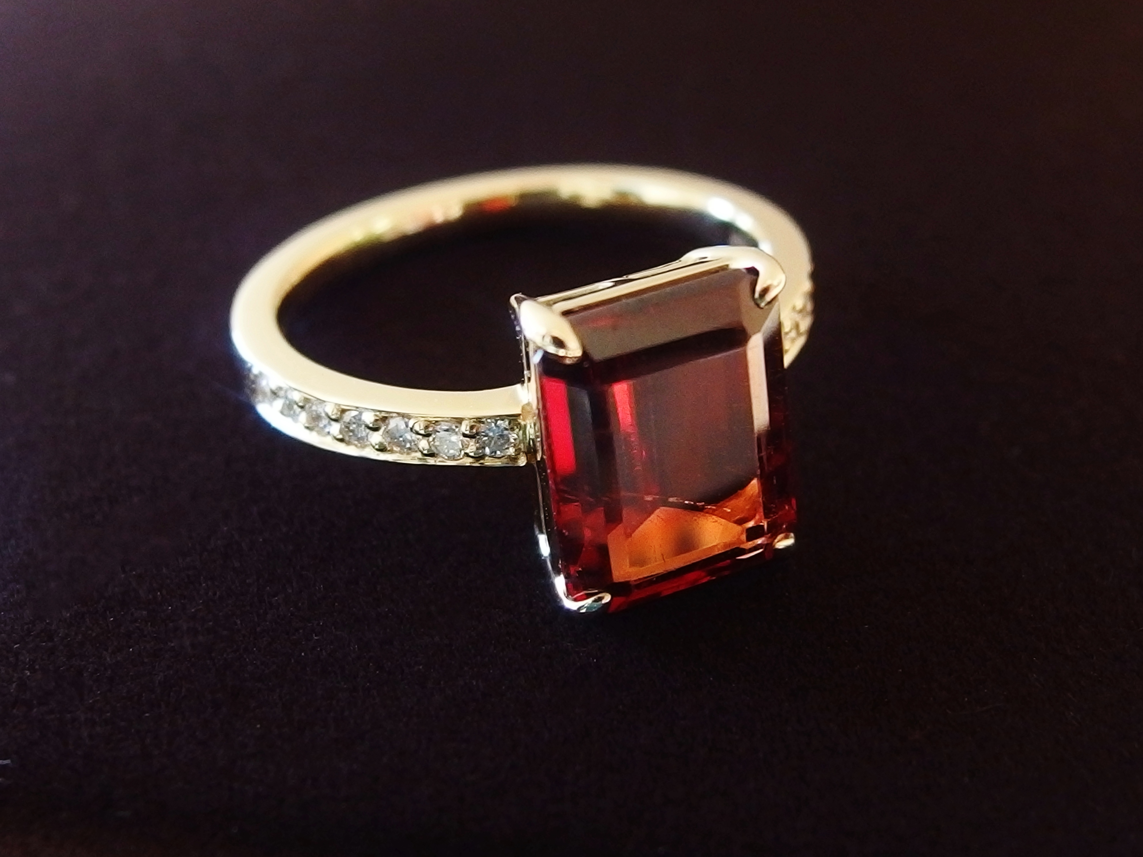 ガーネットの指輪