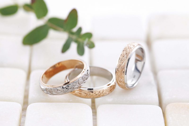 ２つ素材を組み合わせたハワイアンジュエリーも