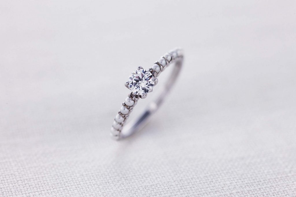 ひとりで行くジュエリーショップ