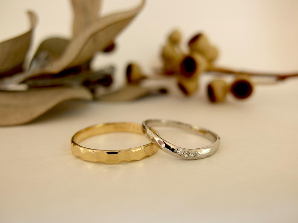 エルドーオリジナルの面取り加工でカジュアルなマリッジリング『シュ・シュ』