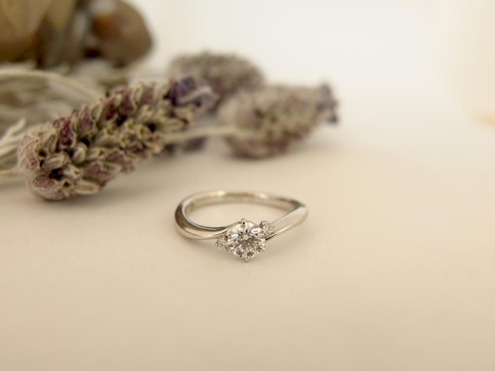 エルドーオリジナル婚約指輪『20万シリーズ』