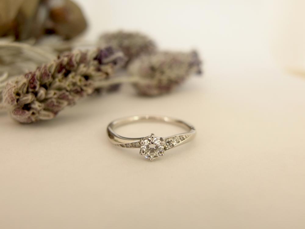 エルドーオリジナル婚約指輪『20万シリーズ』