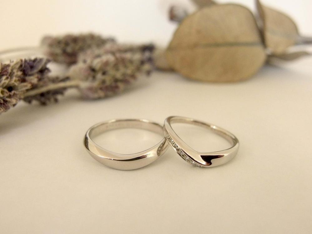 エルドーオリジナルVラインの3本セット（結婚指輪/婚約指輪）『メリア』