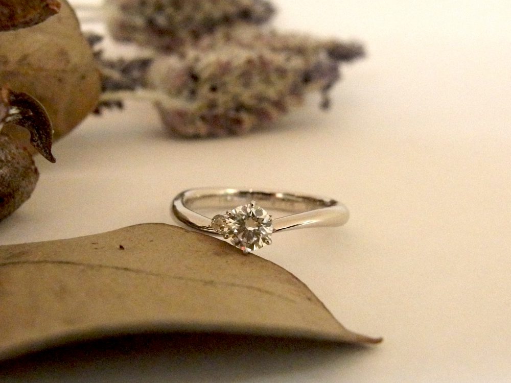 エルドーオリジナルSラインのエンゲージリング『メリア』