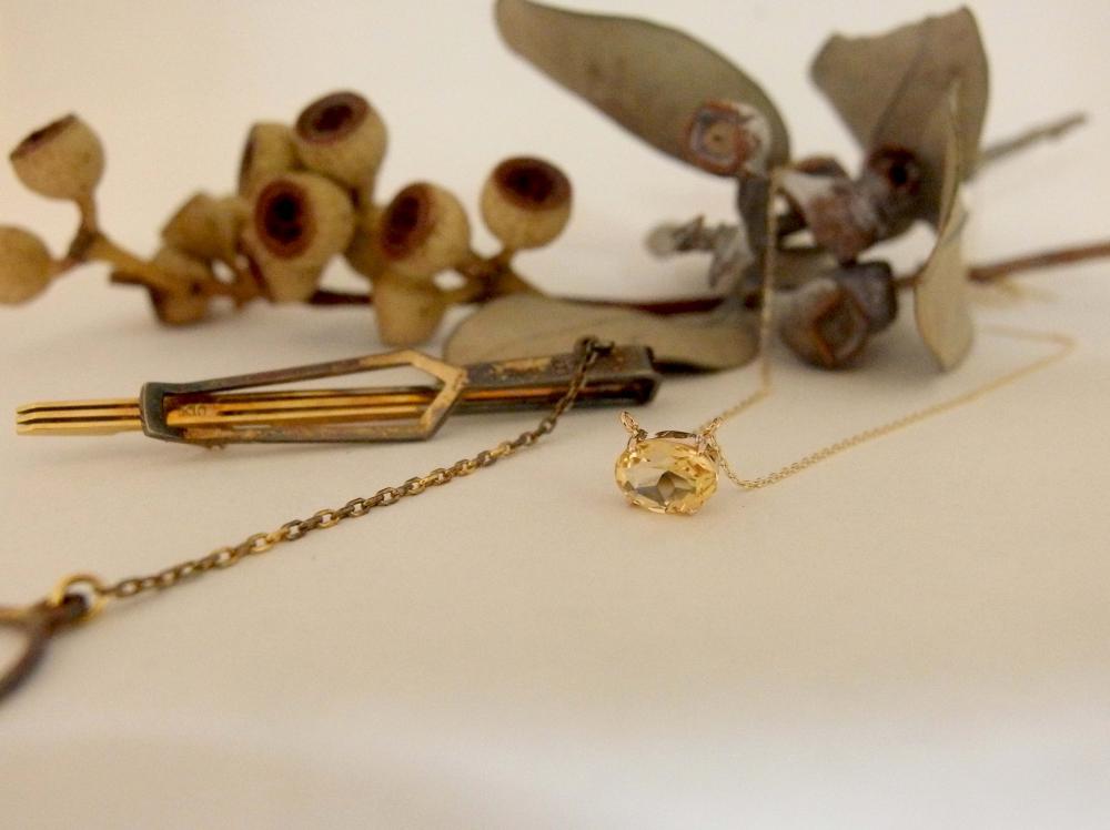 おじいさんの形見のタイピンをリフォームしたネックレス