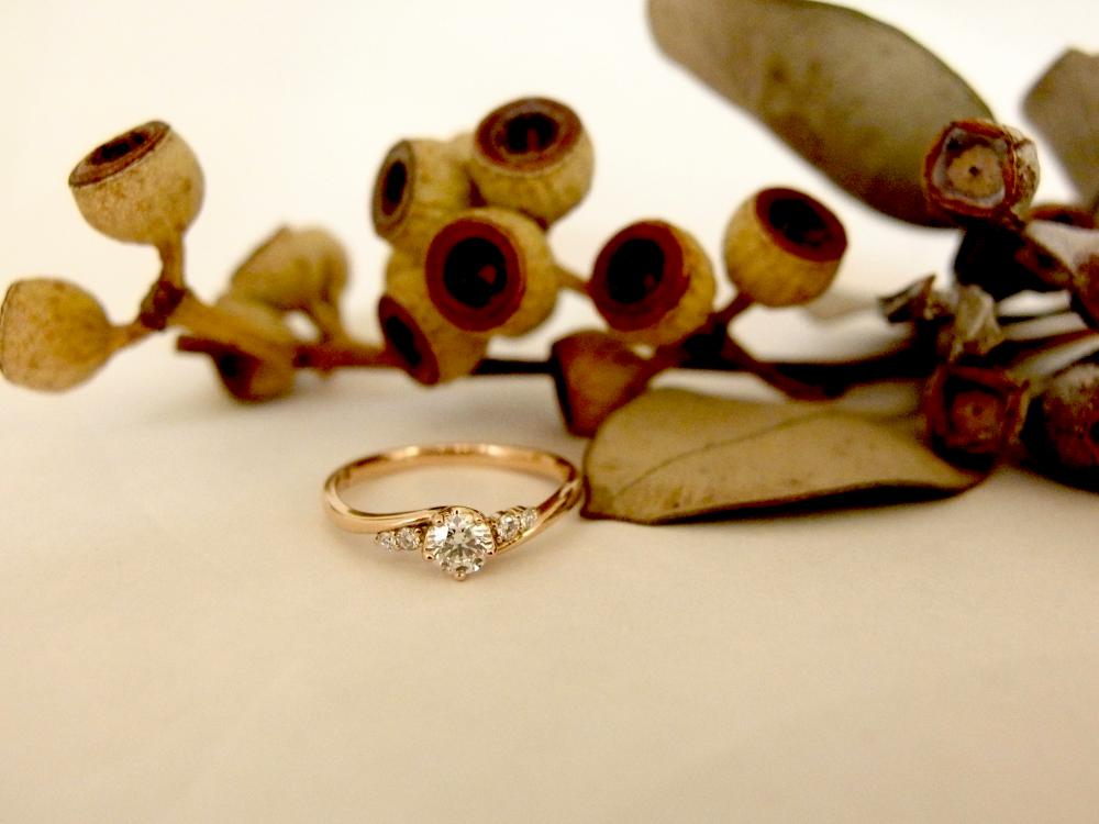 エルドーオリジナルの婚約指輪『メリア』