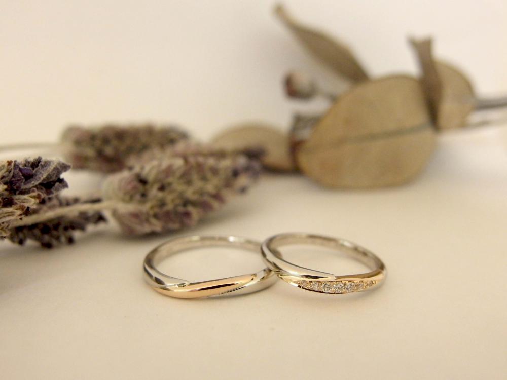 エルドーオリジナルのコンビ仕上げの結婚指輪の『ル・ミュジック』