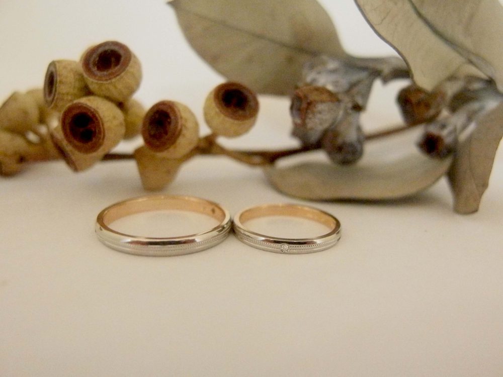 エルドーセレクトブランドのK18PG/PT900コンビ仕上げのの結婚指輪『RUNOA』