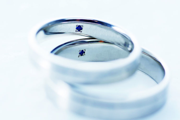 強度抜群！幸せが訪れるおまじない付の結婚指輪