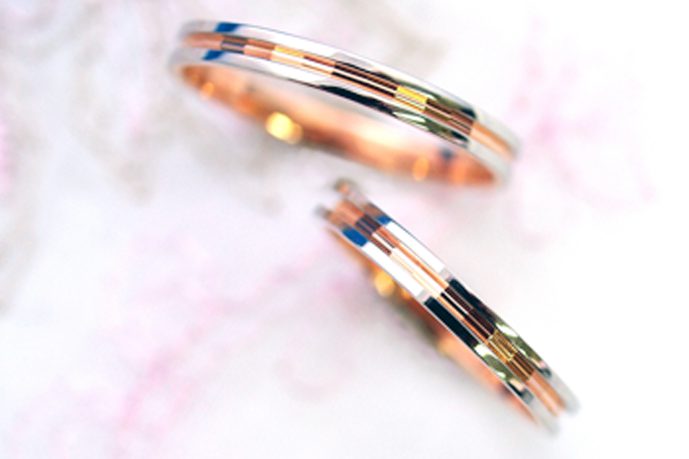 プラチナ×ピンクゴールドの結婚指輪のみ！