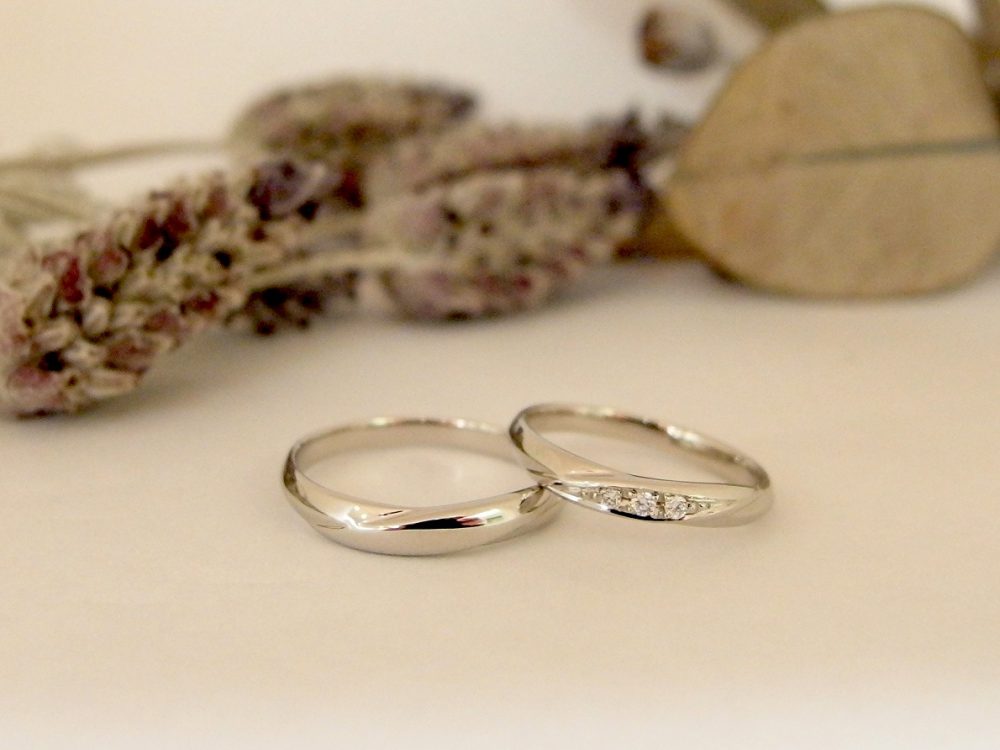 エルドーオリジナルシンプルストレートの『ル・ミュジック』の結婚指輪