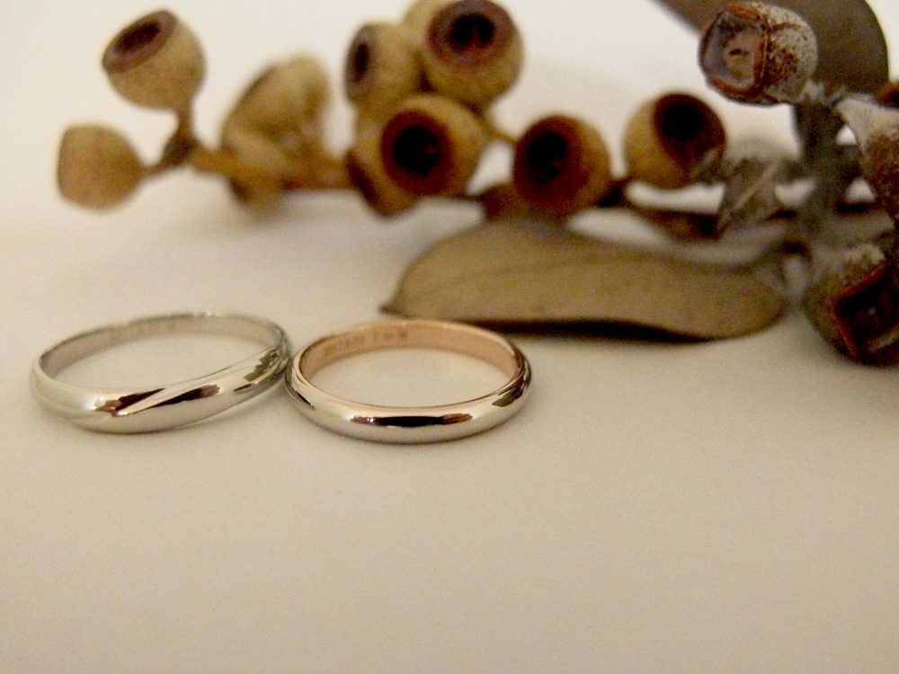 エルドーオリジナルのストレートの結婚指輪『ル・ミュジック』