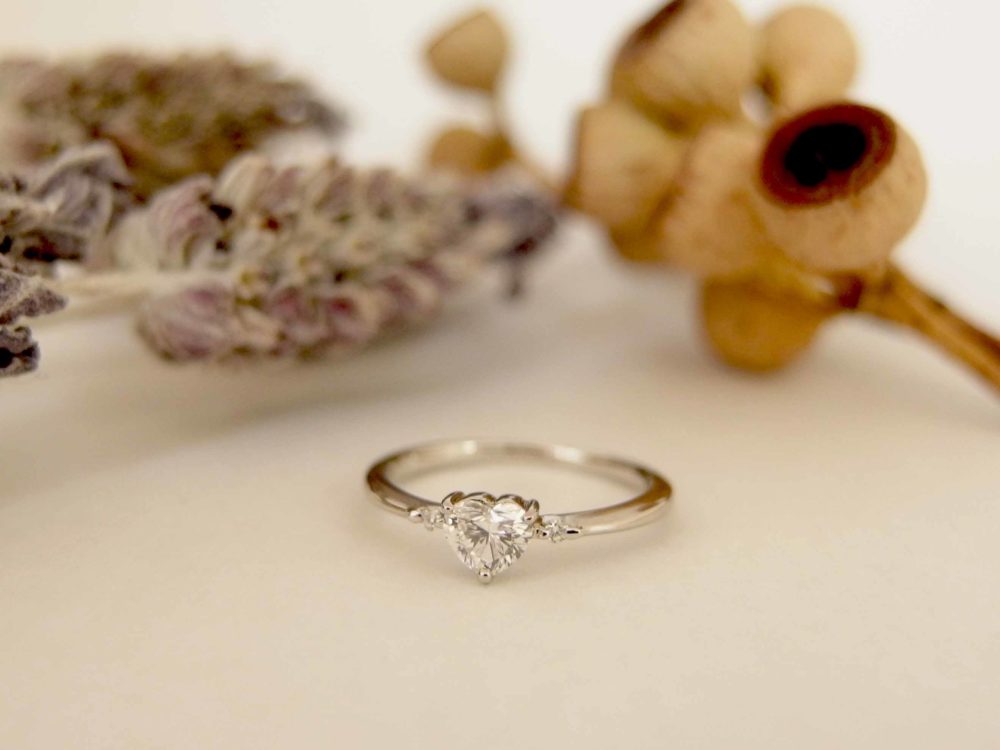 エルドーオリジナルの婚約指輪(ハートダイヤ)