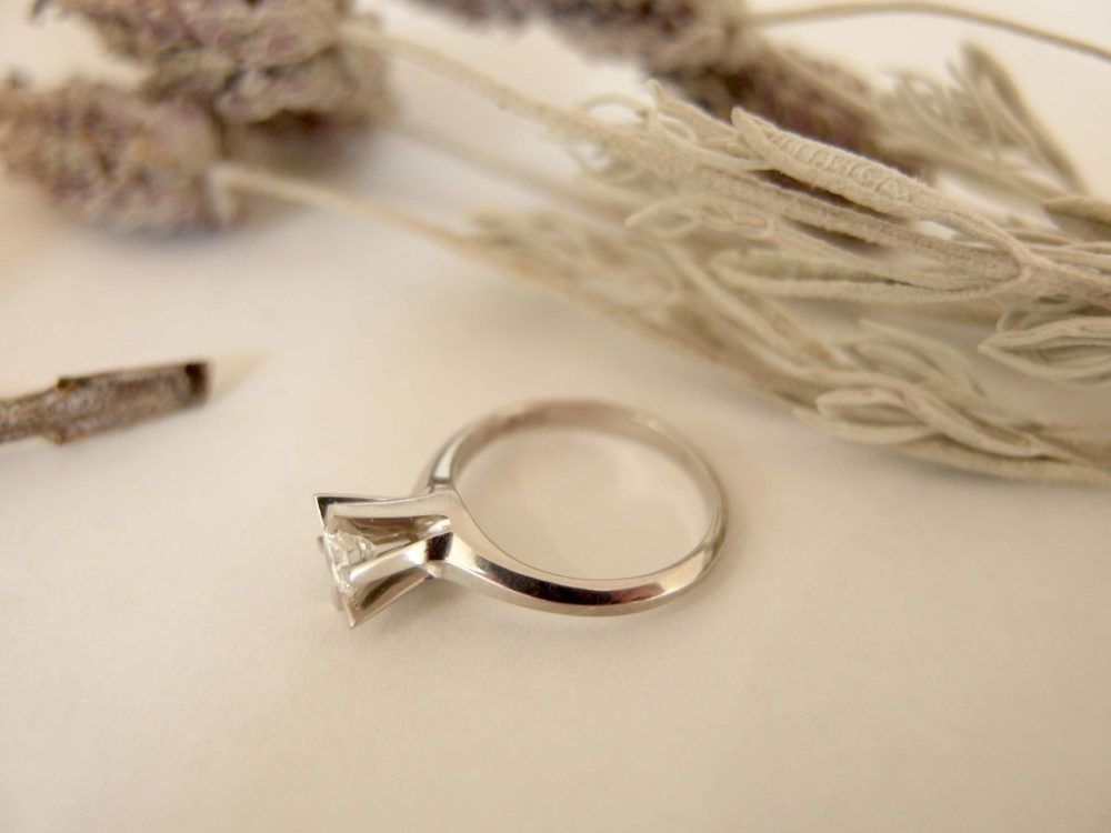 お母さまのエンゲージリングを厄年の娘さんへ