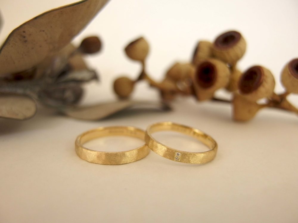 エルドーオリジナルのマリッジリング「シュシュ」