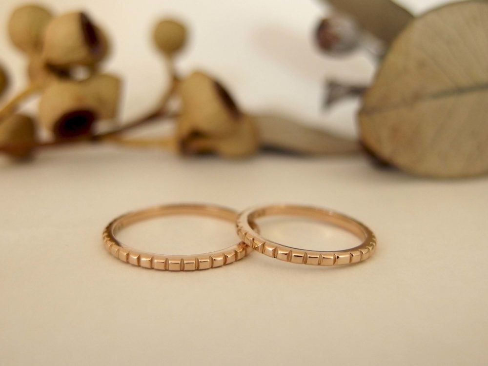 エルドーオリジナルのマリッジリング「シュシュ」