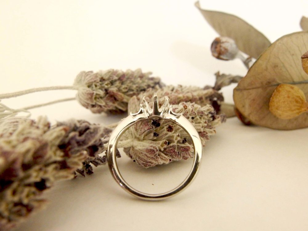 エンゲージリングを余すところなく