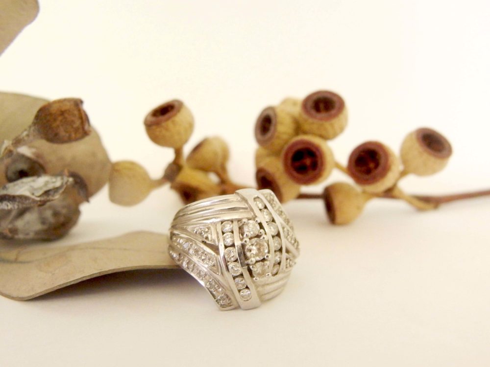 20代の時に奮発して購入したダイヤモンドの指輪