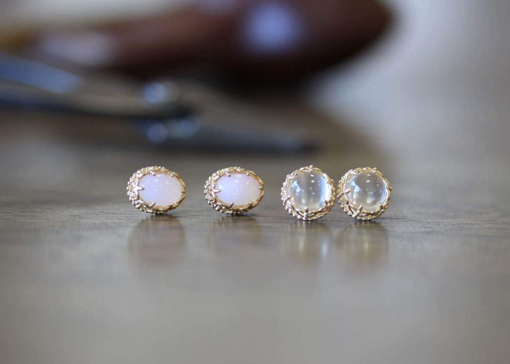 ムーンストーン、ピンクオパールピアス