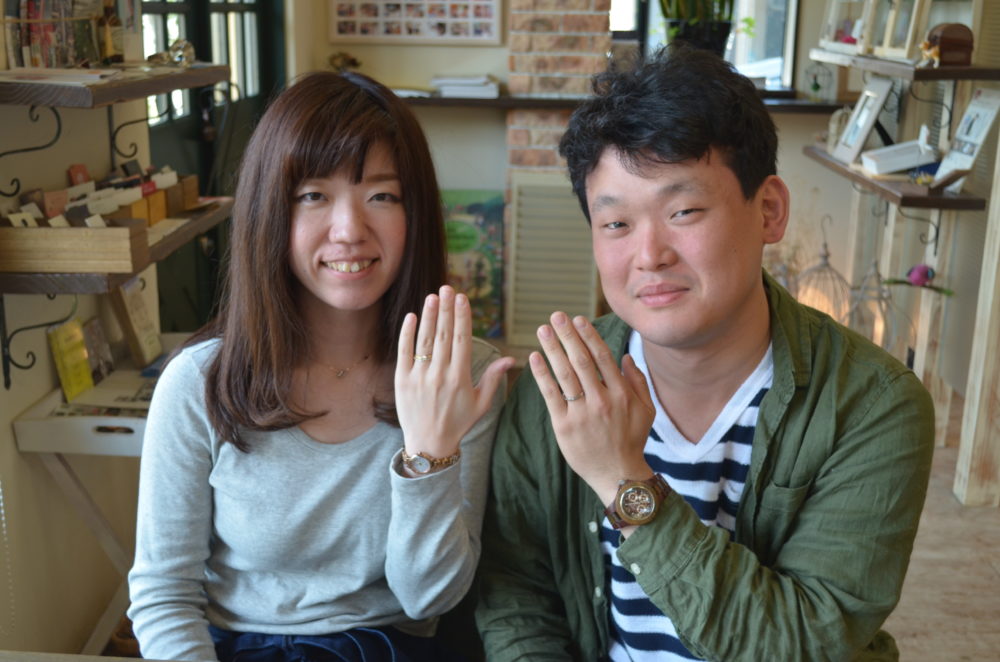 福山市の宝石店エルドーのブライダルリングをお買い上げの呉市より来店のお客様