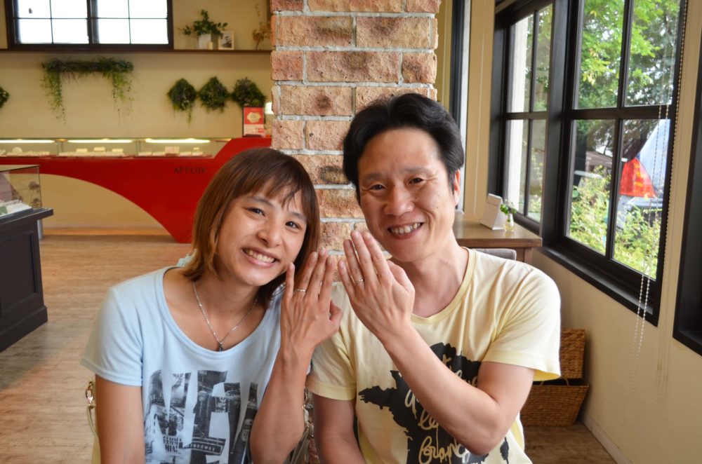 福山市御幸町の浅野様ご夫妻(結婚指輪をご購入)