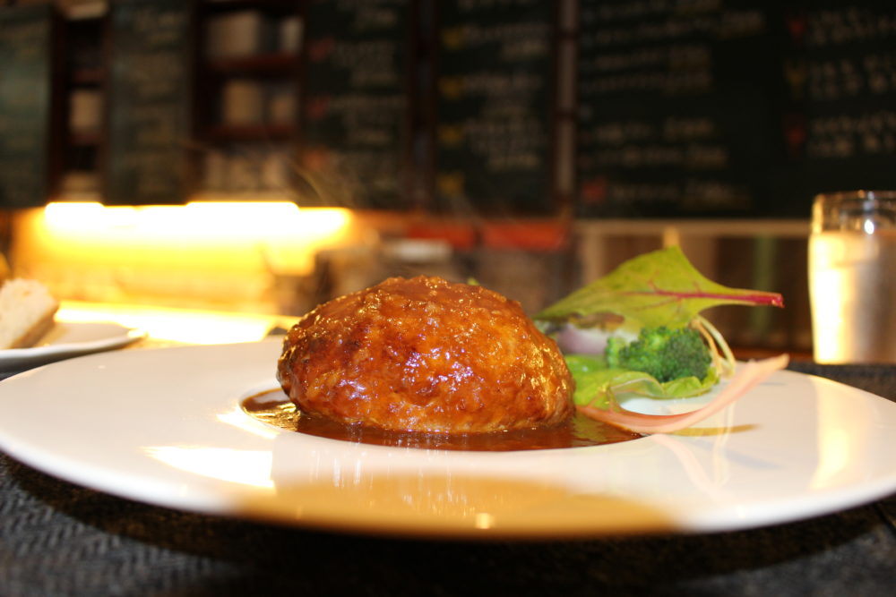 尾道市のビストロルーシュの美味しいハンバーグ