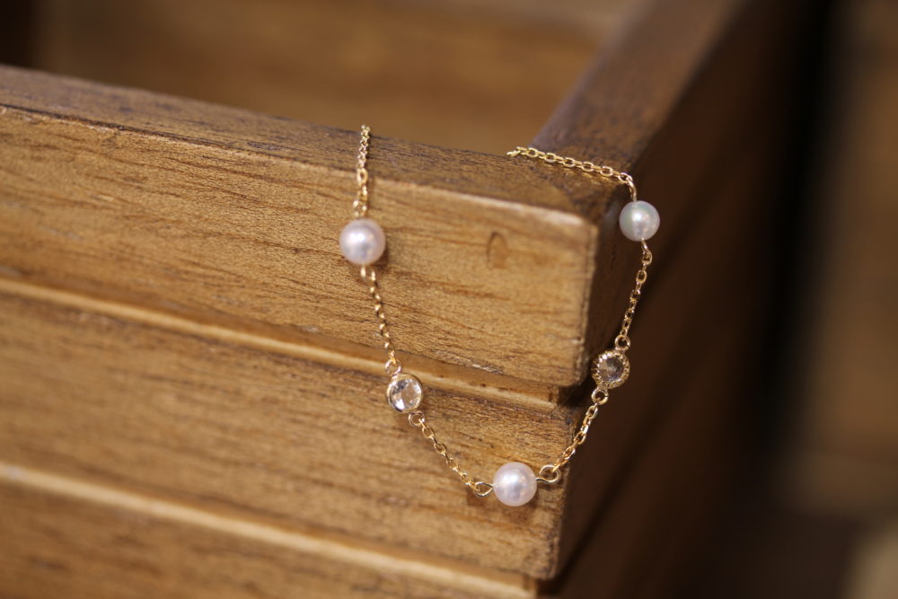 6月誕生石のパールのブレスレット