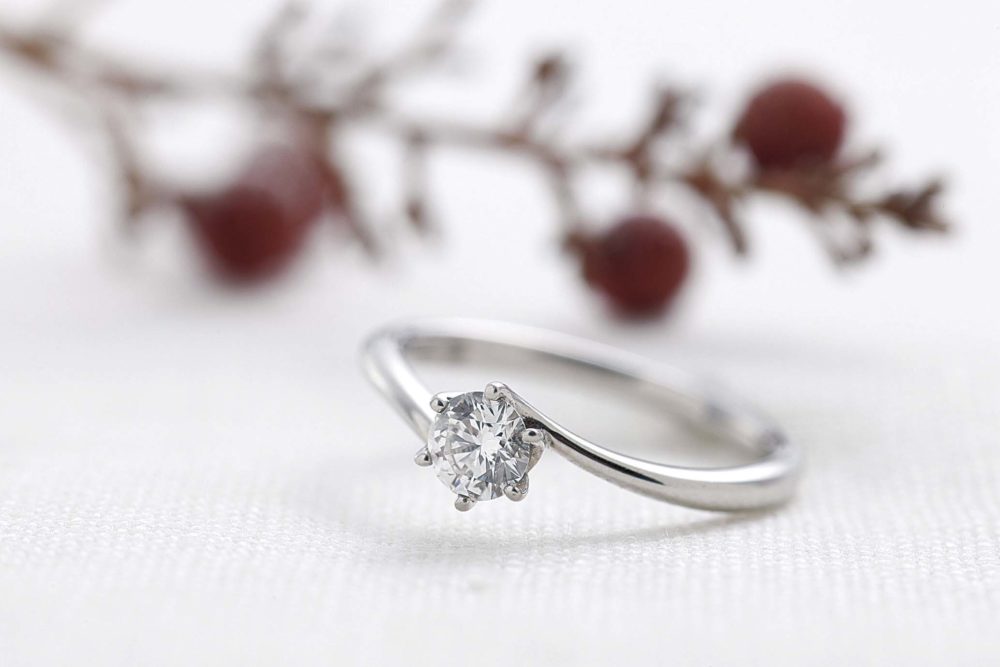 エンゲージリング＝婚約指輪のこと。