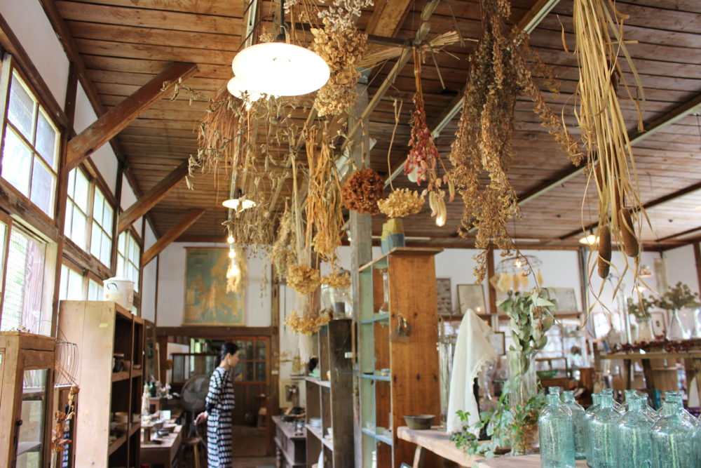 岡山県井原市美星町のアンティーク小物