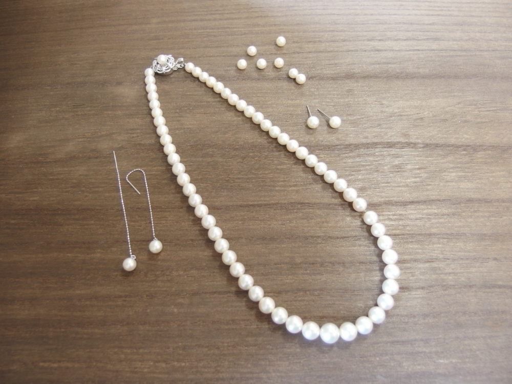 ポストタイプとチェーンタイプの真珠ネックレスリフォーム