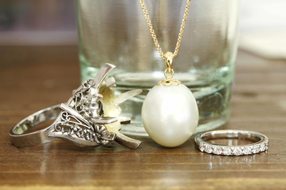 パールの指輪からネックレスと指輪にリフォーム