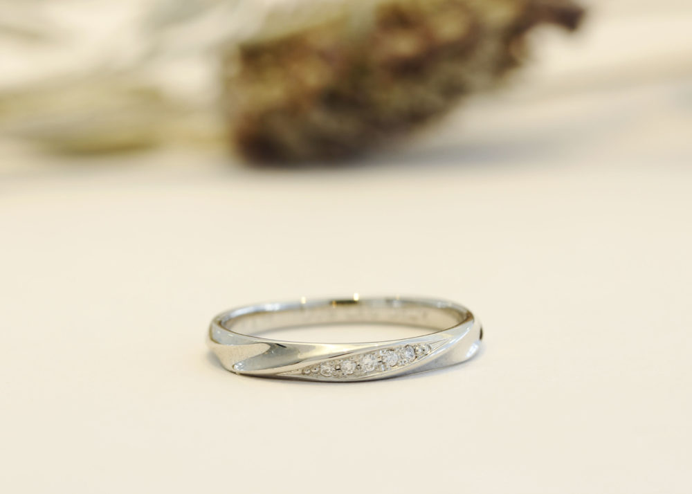 エルドーオリジナルの結婚指輪「ルノア」