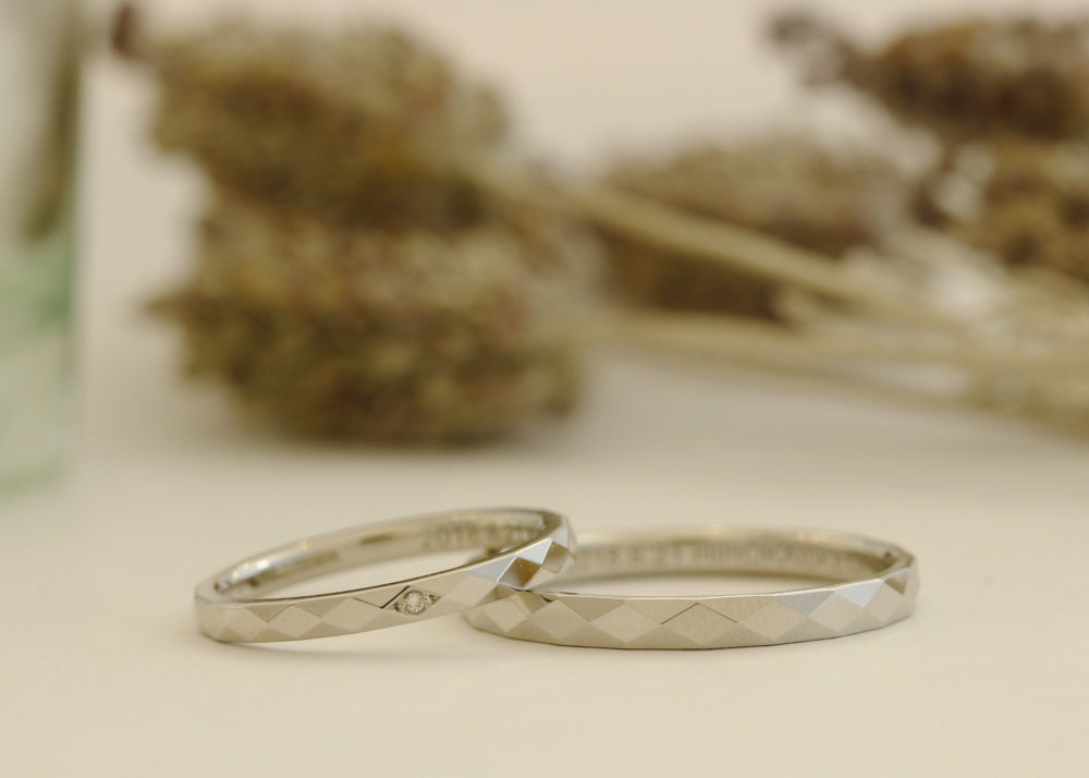 エルドーオリジナルのマリッジリング「アメス」