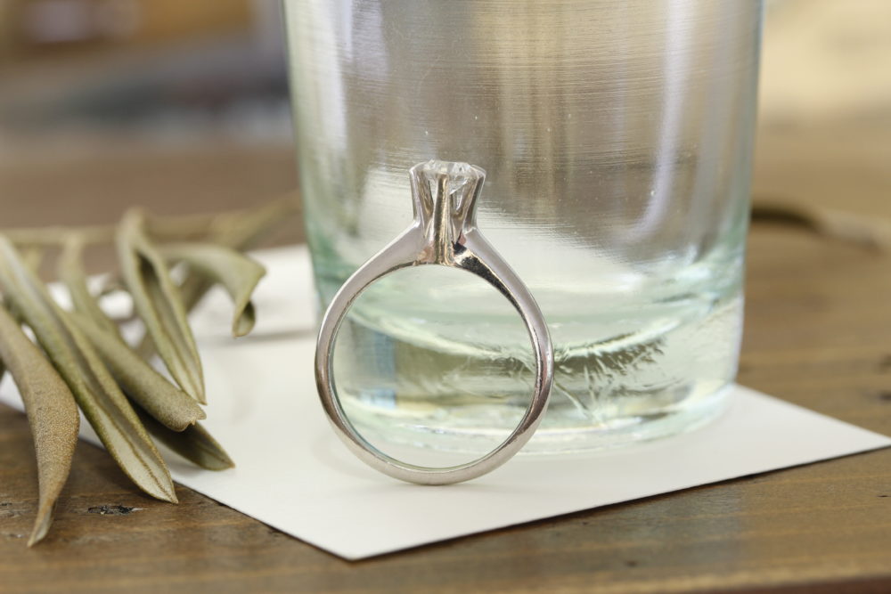 ご主人のお母さまから譲りうけたエンゲージリング