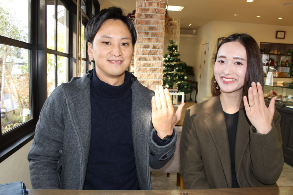 福山市駅家町の迫田様ご夫妻(結婚指輪をご購入)