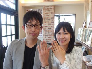 岡山県笠岡市の川崎様ご夫妻（結婚指輪ご購入）