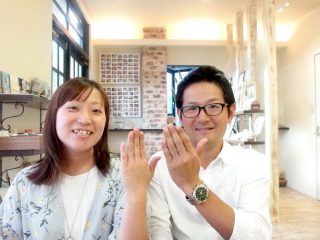 福山市南蔵王町の土屋様ご夫妻（結婚指輪ご購入）