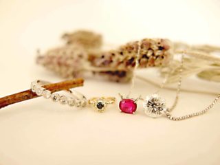 買取で残った石でベビーリングを