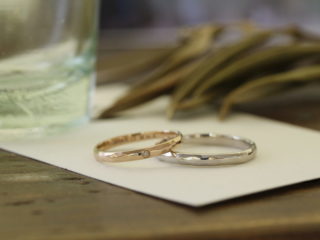 エルドーオリジナルのマリッジリング「シュシュ」