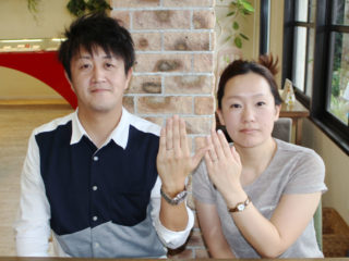 福山市神辺町の久川様ご夫妻(結婚指輪をご購入)