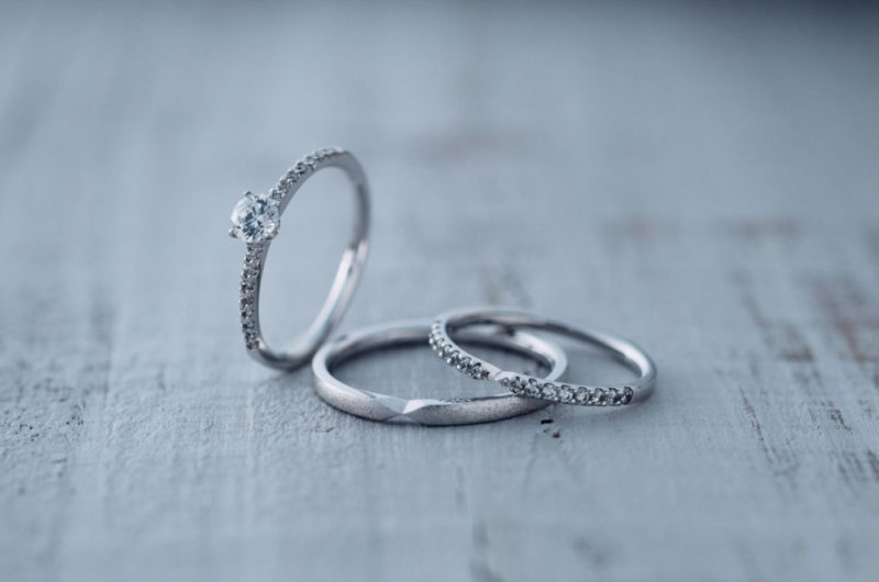 
ストレートシンプルでエタニティーの3本セットのエドーオリジナルブランド『メリア／melia』