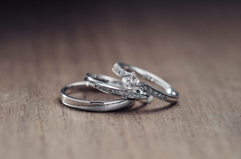 
ストレートでアンティークなデザインのエルドーオリジナルセットリング