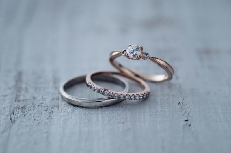 
ストレートシンプルでエタニティーの3本セットのエドーオリジナルブランド『メリア／melia』