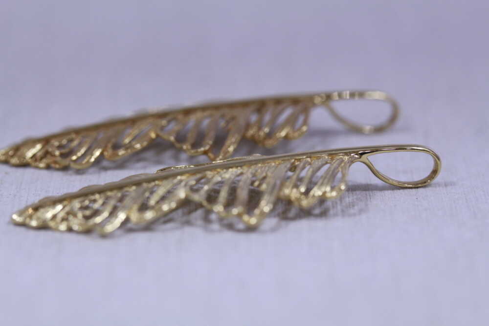 2つのネックレストップからピアスへ変更