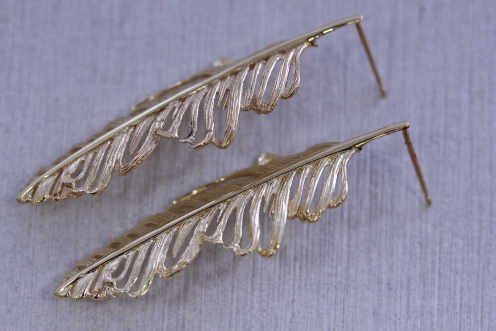 ペンダントップからピアスへ