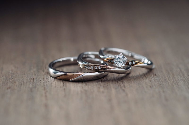 
真ん中に金が入るコンビデザインのエルドーオリジナルセットリング