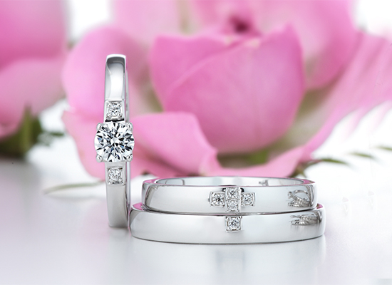 
センタークロスにダイヤの入ったエルドーセレクトブランドディアレスト／DEEAREST『クロワ』